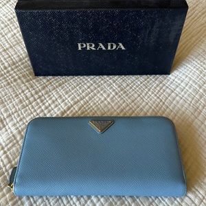 Prada Saffiano Triangle wallet in Astrale